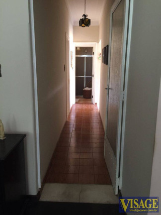 Imagem Casa com 4 Quartos à Venda, em Centro - Jacareí Imagem Casa com 4 Quartos à Venda, em Centro - Jacareí
