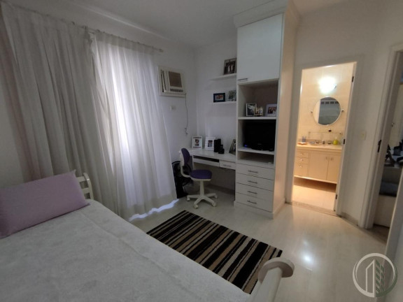 Imagem Apartamento com 3 Quartos à Venda, 214 m² em Gonzaga - Santos