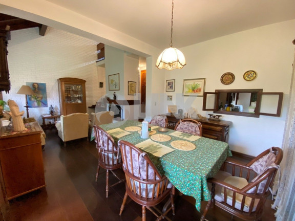 Imagem Casa com 3 Quartos à Venda, 261 m² em Ipanema - Porto Alegre Imagem Casa com 3 Quartos à Venda, 261 m² em Ipanema - Porto Alegre