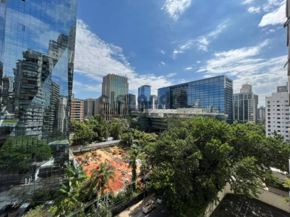 Imagem Apartamento com 3 Quartos à Venda, 220 m² em Itaim Bibi - São Paulo