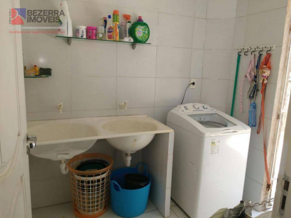 Imagem Casa com 5 Quartos à Venda, 228 m² em Lagoa Nova - Natal