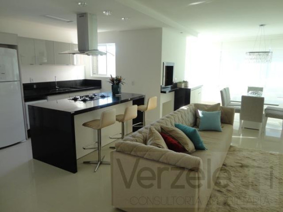 Imagem Apartamento com 3 Quartos à Venda, 130 m² em Centro - Balneário Camboriú Imagem Apartamento com 3 Quartos à Venda, 130 m² em Centro - Balneário Camboriú
