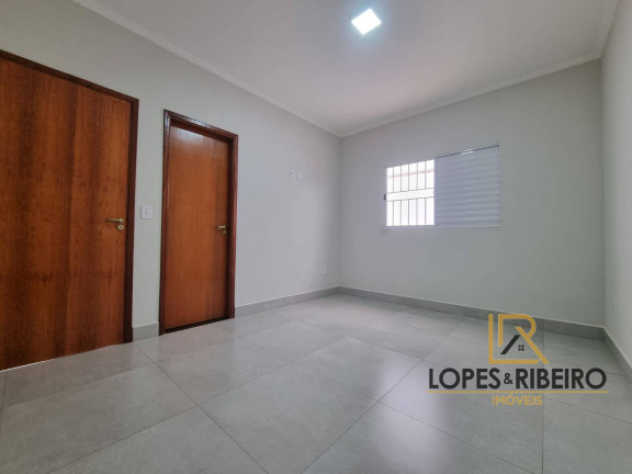 Imagem Casa com 3 Quartos à Venda, em Jardim Ouro Verde - Botucatu Imagem Casa com 3 Quartos à Venda, em Jardim Ouro Verde - Botucatu