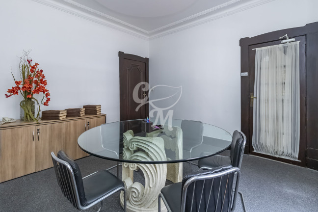 Imagem Casa com 12 Quartos à Venda, 520 m² em Pacaembu - São Paulo Imagem Casa com 12 Quartos à Venda, 520 m² em Pacaembu - São Paulo