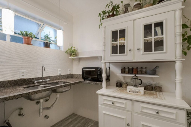Imagem Imóvel com 2 Quartos à Venda, 75 m² em Petrópolis - Porto Alegre Imagem Imóvel com 2 Quartos à Venda, 75 m² em Petrópolis - Porto Alegre