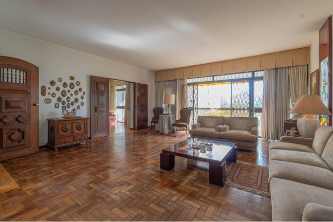 Imagem Imóvel com 4 Quartos à Venda, 277 m² em Auxiliadora - Porto Alegre Imagem Imóvel com 4 Quartos à Venda, 277 m² em Auxiliadora - Porto Alegre