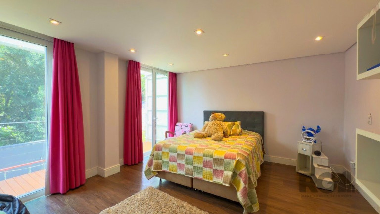 Imagem Casa com 3 Quartos à Venda, 333 m² em Teresópolis - Porto Alegre Imagem Casa com 3 Quartos à Venda, 333 m² em Teresópolis - Porto Alegre