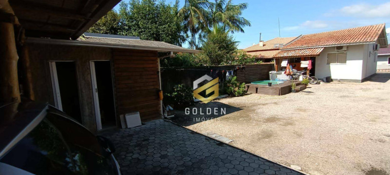 Imagem Casa com 2 Quartos à Venda, 100 m² em Centro - Tijucas Imagem Casa com 2 Quartos à Venda, 100 m² em Centro - Tijucas