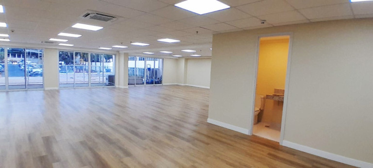 Imagem Sala Comercial para Alugar, 255 m² em Asa Norte - Brasília Imagem Sala Comercial para Alugar, 255 m² em Asa Norte - Brasília
