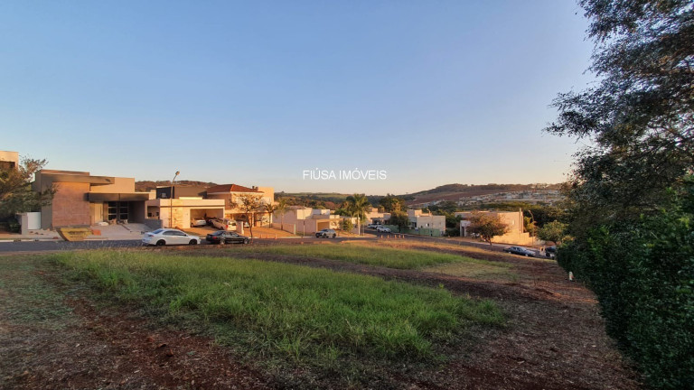 Terreno à Venda, 407 m² em Condomínio Residencial Vista Bella - Bonfim Paulista