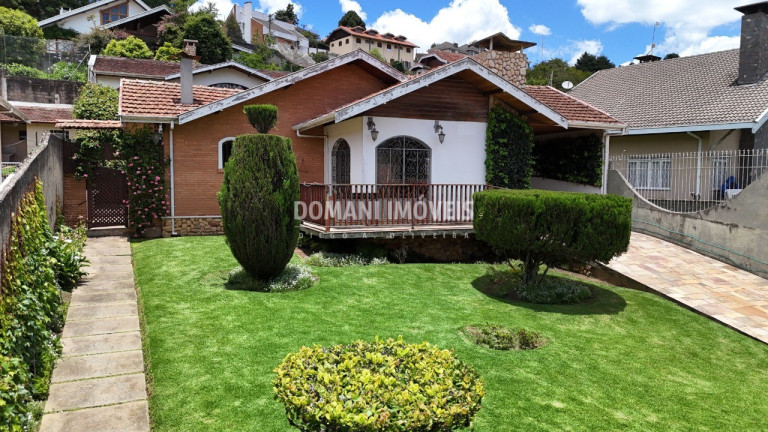Imagem Casa com 3 Quartos à Venda, 280 m² em Região Da Abernéssia - Campos Do Jordão Imagem Casa com 3 Quartos à Venda, 280 m² em Região Da Abernéssia - Campos Do Jordão