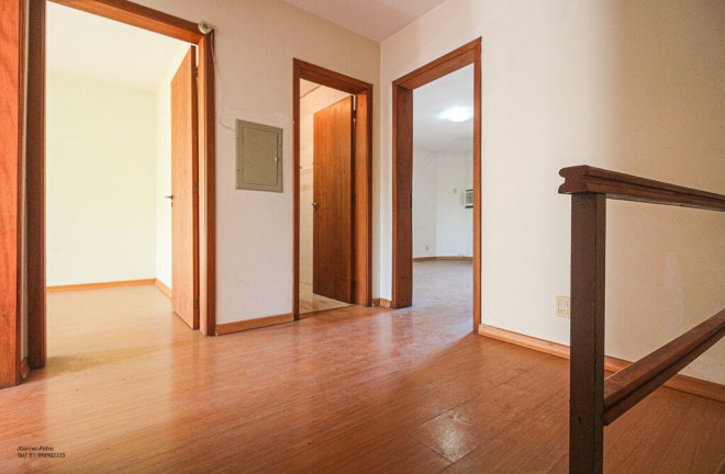 Imagem Casa com 3 Quartos à Venda, 220 m² em Ipanema - Porto Alegre Imagem Casa com 3 Quartos à Venda, 220 m² em Ipanema - Porto Alegre