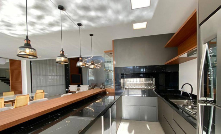Imagem Casa com 5 Quartos à Venda, 350 m² em Centro - Xangri-lá Imagem Casa com 5 Quartos à Venda, 350 m² em Centro - Xangri-lá