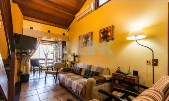 Imagem Imóvel com 3 Quartos à Venda, 168 m² em Petrópolis - Porto Alegre