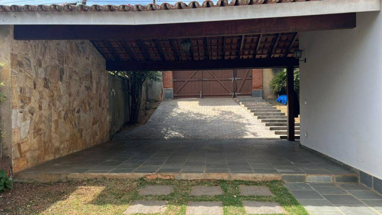 Imagem Casa com 3 Quartos à Venda, em Jardim Estância Brasil - Atibaia Imagem Casa com 3 Quartos à Venda, em Jardim Estância Brasil - Atibaia