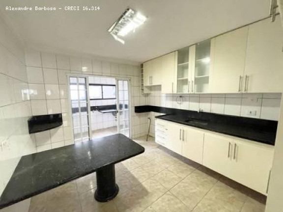 Imagem Apartamento com 4 Quartos à Venda, 156 m² em Casa Amarela - Recife Imagem Apartamento com 4 Quartos à Venda, 156 m² em Casa Amarela - Recife