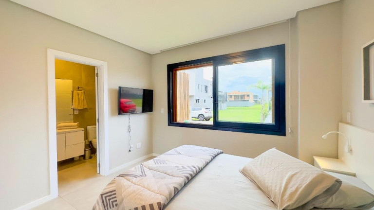Imagem Casa com 4 Quartos à Venda, em Centro - Xangri-lá Imagem Casa com 4 Quartos à Venda, em Centro - Xangri-lá