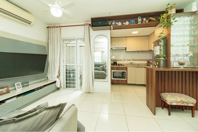 Imagem Casa com 2 Quartos à Venda, 78 m² em Jardim Carvalho - Porto Alegre Imagem Casa com 2 Quartos à Venda, 78 m² em Jardim Carvalho - Porto Alegre