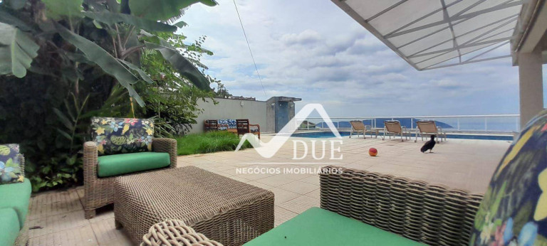 Imagem Casa com 4 Quartos à Venda, 516 m² em Marapé - Santos