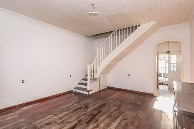 Imagem Casa com 3 Quartos à Venda, 305 m² em Floresta - Porto Alegre Imagem Casa com 3 Quartos à Venda, 305 m² em Floresta - Porto Alegre