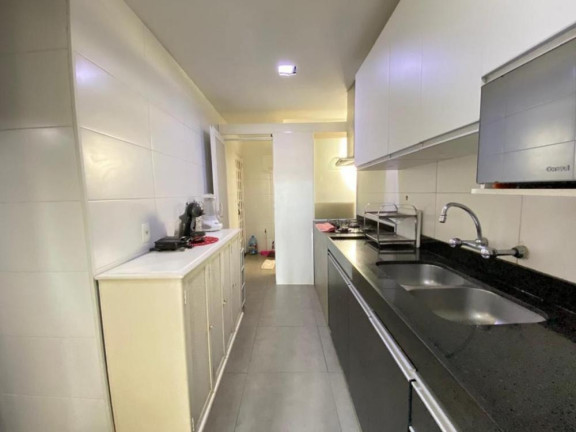 Imagem Imóvel com 4 Quartos à Venda, 180 m² em Copacabana - Rio De Janeiro Imagem Imóvel com 4 Quartos à Venda, 180 m² em Copacabana - Rio De Janeiro
