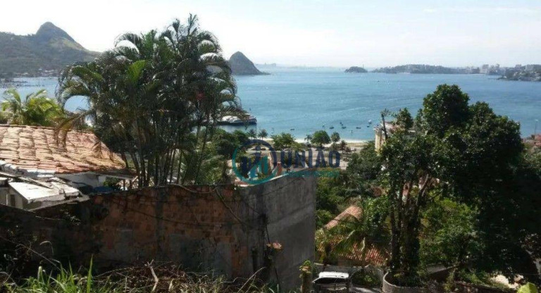 Imagem Terreno à Venda, 890 m² em Charitas - Niterói Imagem Terreno à Venda, 890 m² em Charitas - Niterói