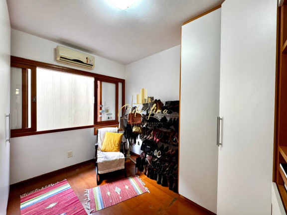Imagem Casa com 3 Quartos à Venda, 210 m² em Balneário - Florianópolis Imagem Casa com 3 Quartos à Venda, 210 m² em Balneário - Florianópolis