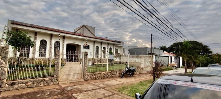 Casa com 4 Quartos à Venda, 440 m² em Zona 05 - Maringa