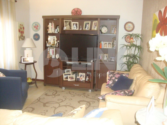 Imagem Casa com 2 Quartos à Venda, 190 m² em Jardim Floresta - Porto Alegre Imagem Casa com 2 Quartos à Venda, 190 m² em Jardim Floresta - Porto Alegre