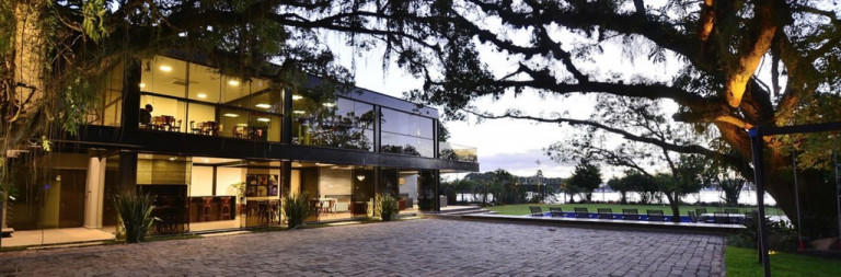 Imagem Casa de Condomínio com 3 Quartos à Venda, 685 m² em Tristeza - Porto Alegre Imagem Casa de Condomínio com 3 Quartos à Venda, 685 m² em Tristeza - Porto Alegre