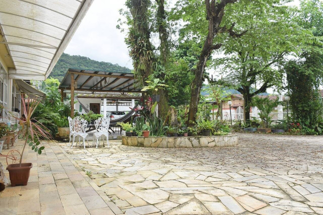 Imagem Casa com 9 Quartos à Venda, 720 m² em Jardim Samambaia - Ubatuba Imagem Casa com 9 Quartos à Venda, 720 m² em Jardim Samambaia - Ubatuba