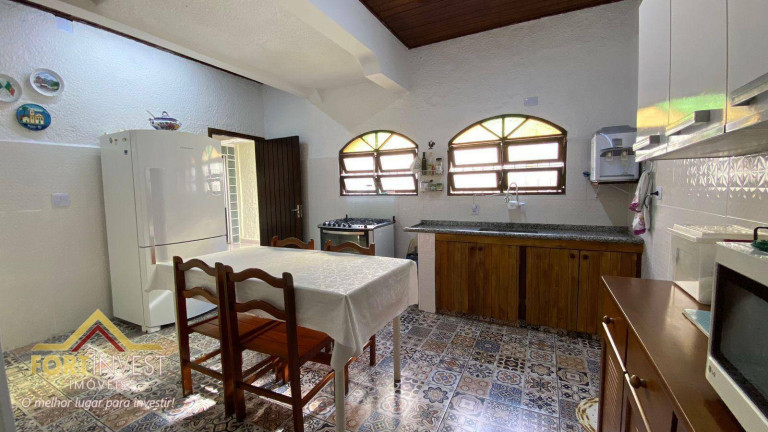 Imagem Imóvel com 5 Quartos à Venda, 200 m² em Canto Do Forte - Praia Grande Imagem Imóvel com 5 Quartos à Venda, 200 m² em Canto Do Forte - Praia Grande