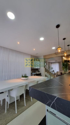 Imagem Casa com 4 Quartos à Venda, 513 m² em Centro - Bombinhas Imagem Casa com 4 Quartos à Venda, 513 m² em Centro - Bombinhas