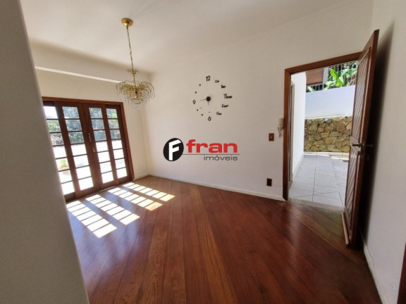 Imagem Casa com 6 Quartos à Venda, 291 m² em Córrego Grande - Florianópolis Imagem Casa com 6 Quartos à Venda, 291 m² em Córrego Grande - Florianópolis