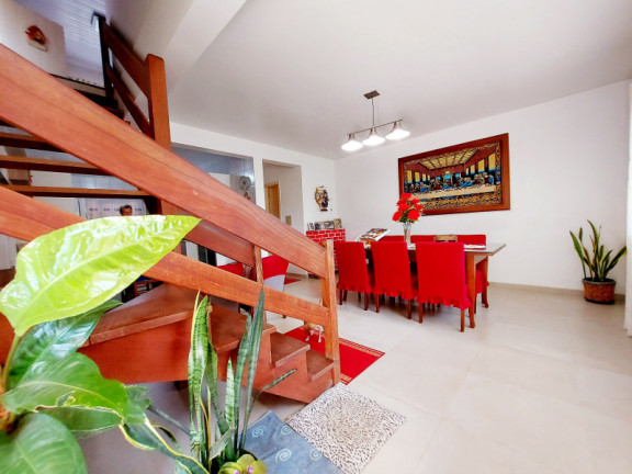 Imagem Casa com 3 Quartos à Venda, 205 m²