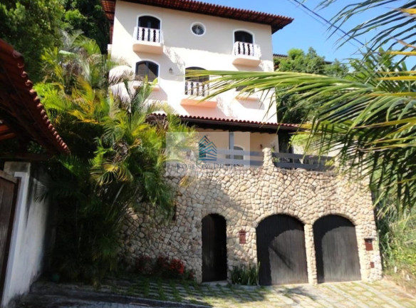 Imagem Casa com 4 Quartos à Venda, 330 m² em Santa Rosa - Niterói Imagem Casa com 4 Quartos à Venda, 330 m² em Santa Rosa - Niterói