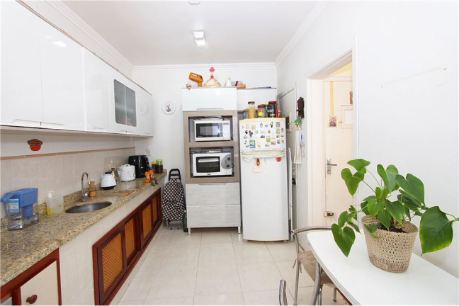 Imagem Imóvel com 2 Quartos à Venda, em Petrópolis - Porto Alegre Imagem Imóvel com 2 Quartos à Venda, em Petrópolis - Porto Alegre