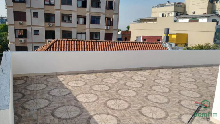 Imagem Casa com 4 Quartos à Venda, 180 m² em Centro Histórico - Porto Alegre Imagem Casa com 4 Quartos à Venda, 180 m² em Centro Histórico - Porto Alegre