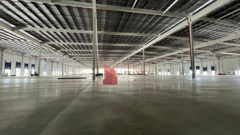 Imagem Galpão para Alugar, 50.000 m² em Espinheiros - Itajaí Imagem Galpão para Alugar, 50.000 m² em Espinheiros - Itajaí
