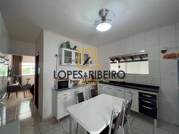 Imagem Casa com 2 Quartos à Venda, 241 m² em Vila Antartica - Botucatu Imagem Casa com 2 Quartos à Venda, 241 m² em Vila Antartica - Botucatu