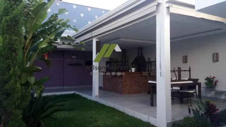 Imagem Casa com 3 Quartos à Venda, 275 m²
