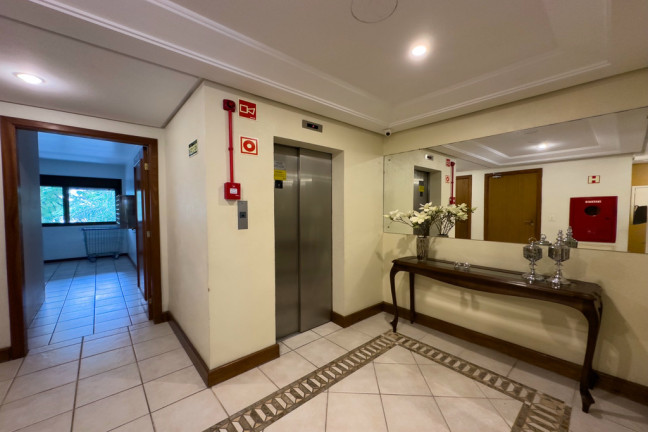 Imagem Apartamento com 3 Quartos à Venda, 94 m² em Petrópolis - Porto Alegre Imagem Apartamento com 3 Quartos à Venda, 94 m² em Petrópolis - Porto Alegre