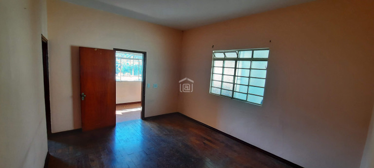 Imagem Casa com 3 Quartos à Venda, 191 m² em Nossa Sra. Aparecida - Poços De Caldas Imagem Casa com 3 Quartos à Venda, 191 m² em Nossa Sra. Aparecida - Poços De Caldas