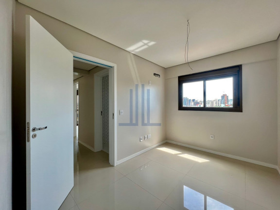 Imagem Cobertura com 4 Quartos à Venda, 234 m² em Nossa Senhora Medianeira - Santa Maria Imagem Cobertura com 4 Quartos à Venda, 234 m² em Nossa Senhora Medianeira - Santa Maria