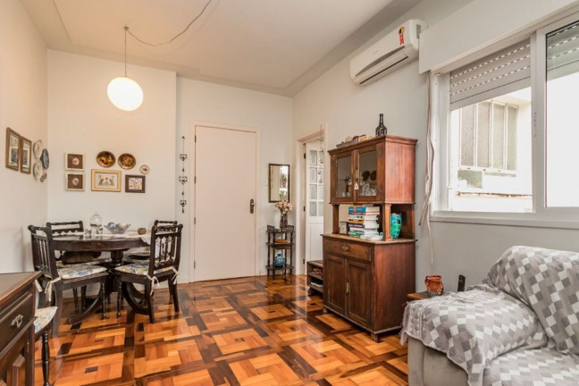 Imagem Imóvel com 2 Quartos à Venda, 60 m² em São João - Porto Alegre Imagem Imóvel com 2 Quartos à Venda, 60 m² em São João - Porto Alegre