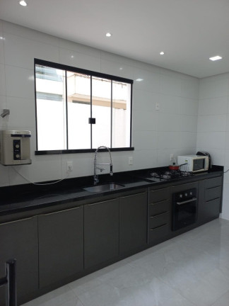 Imagem Casa com 3 Quartos à Venda, 200 m² em Ponta Negra - Manaus Imagem Casa com 3 Quartos à Venda, 200 m² em Ponta Negra - Manaus