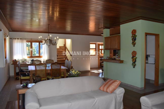 Imagem Casa com 4 Quartos à Venda, 363 m² em Região Do Alto Da Boa Vista - Campos Do Jordão Imagem Casa com 4 Quartos à Venda, 363 m² em Região Do Alto Da Boa Vista - Campos Do Jordão