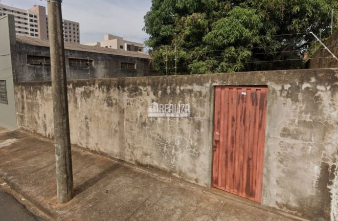 Imagem Terreno à Venda, 456 m² em Santa Maria - Uberaba Imagem Terreno à Venda, 456 m² em Santa Maria - Uberaba