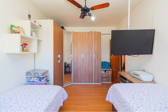 Imagem Imóvel com 2 Quartos à Venda, 67 m² em Teresópolis - Porto Alegre Imagem Imóvel com 2 Quartos à Venda, 67 m² em Teresópolis - Porto Alegre