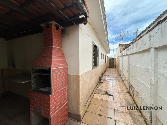 Imagem Casa com 4 Quartos à Venda, 176 m² em Santa Terezinha - Patos De Minas